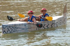 Cardboard-kayak-race-112
