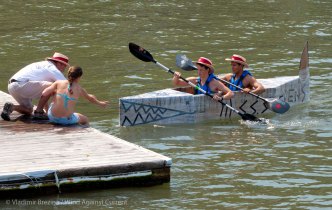 Cardboard-kayak-race-54