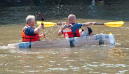 Cardboard-kayak-race-80